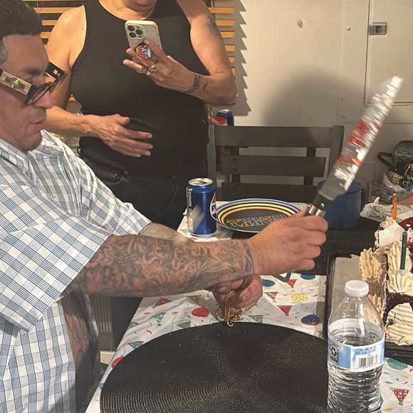 Plush Brown Dog Blanket for Ultimate Comfort - Picture 2 of 2